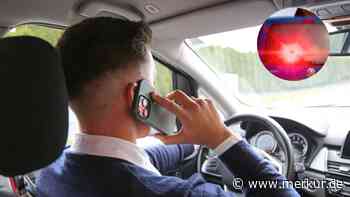 Handy am Steuer, das wird teuer: KI-Blitzer kommen noch 2024