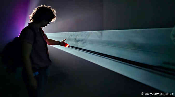 Step into the Light: Anthony McCall’s playful ‘Solid Light’ exhibition at Tate Modern