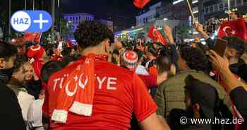 Autokorso und volle City: Fans in Hannover feiern Türkei-Sieg