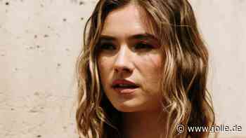 Keine Frisur ist im Sommer 2024 so lässig wie "Surfer Hair"