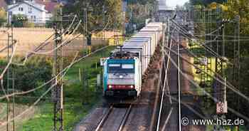 Flasche auf Güterzug geworfen: Strecke bei Wunstorf zwei Stunden gesperrt