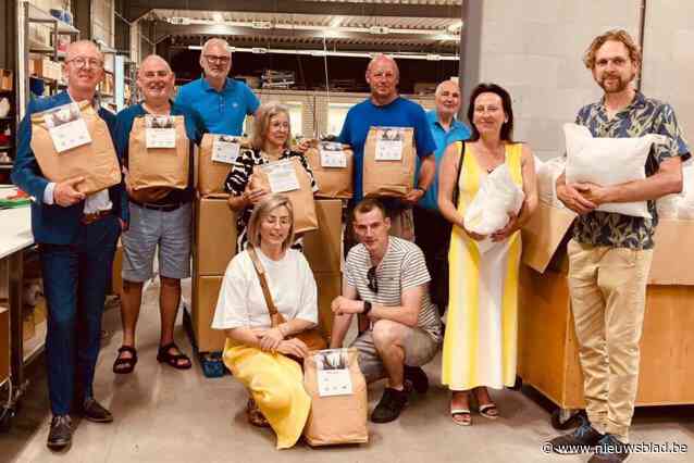 N-VA Mol steunt Kemp VZW en Lidwina met de aankoop van kussens