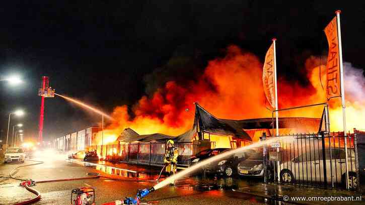 Enorme brand verwoestte autobedrijf, man (39) aangehouden