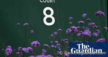 Wimbledon gardeners reuse coffee grounds in sustainability bid