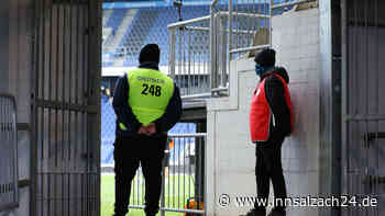 Schockmoment während der EM: Fan wird von mehreren Ordnern verprügelt