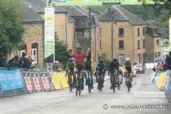 Vic De Smet blijft imponeren en wint klimkoers in Herbeumont: “Met de vingers in de neus de sprint gewonnen”