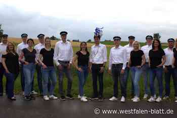 Königspaar Wagemann stellt Hofstaat fürs Schützenfest in Bonenburg vor