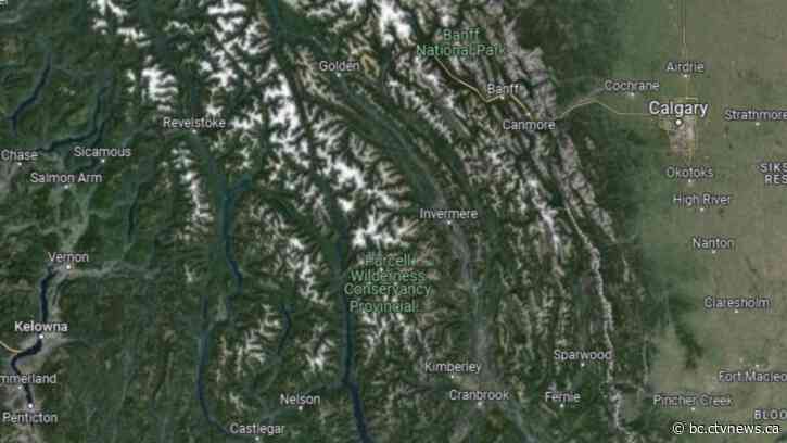 1 dead, 2 injured after helicopter crash near B.C.-Alberta border