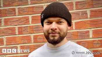 'Pay-as-you-feel' barber wins hairdressing award