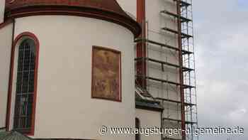 Der Turm der Stadtpfarrkirche wird saniert