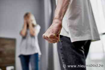 “Stikken ga je!”: voorwaardelijk celstraf voor dertiger die partner aan haren van trap sleurde en douchegel in mond goot