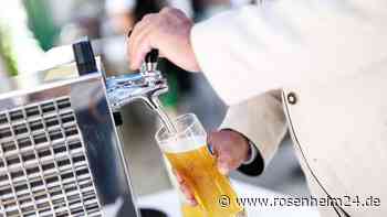 16 Bier einzeln mit EC-Karte bezahlt – Wirt schmeißt Mann (21) aus Lokal