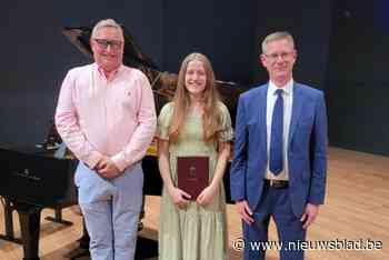 Aline Platteeuw wint stadsprijs Octave Sintobin