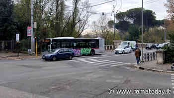 Lite sul bus di linea: aggrediti autista e un passeggero