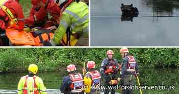 Emergency services stage dramatic water rescue drill on River Lea