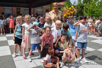 Operatie gooit roet in het eten van pensioenfeest juf Monique