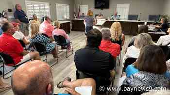 Redington Beach commissioners approve tent ban