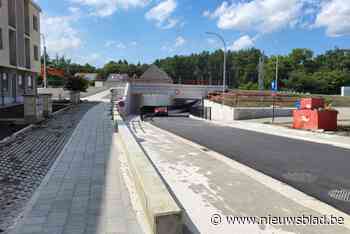 Tunnel onder overweg in Vossenberg na jaar open voor verkeer