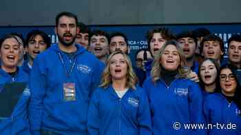 Brutkasten für junge Faschisten: Eigene Parteijugend bringt Meloni in Bedrängnis