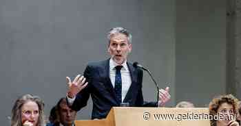 Nooit stond een premier zo alleen als Dick Schoof