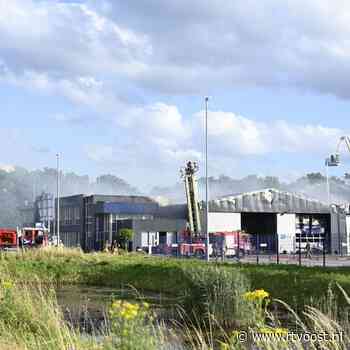 Grote brand bij Dasko Koel- en Vriestransport op bedrijvenpark Almelo onder controle