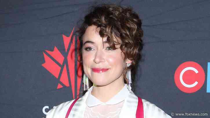 'She-Hulk' star blasts new law requiring parental approval to address students by preferred pronouns: 'Absurd'