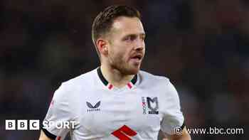 Colchester bring in midfielder Payne