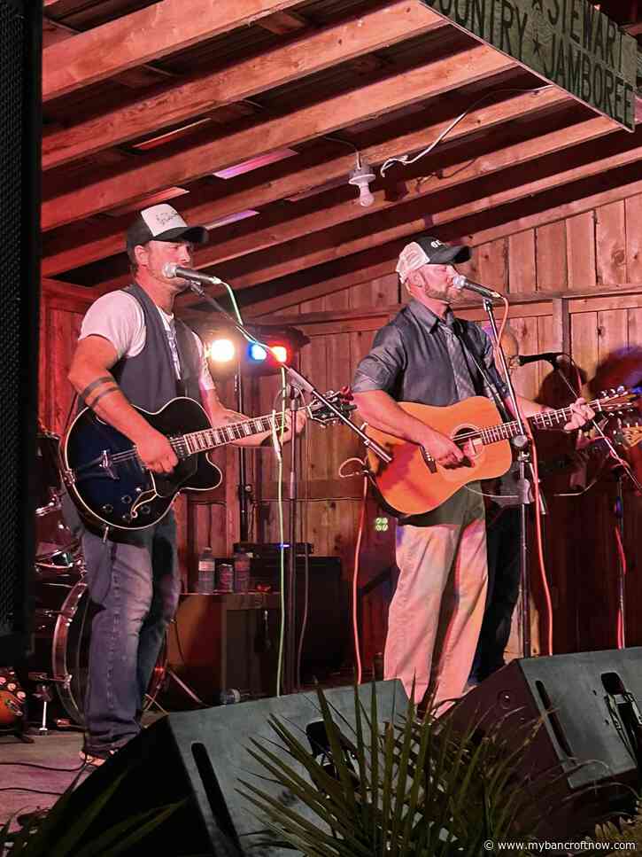 Canadian Tall Boys playing at Millenium Park tonight 