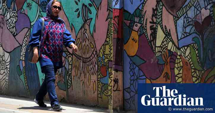 Iranians head out to vote in second round of presidential election