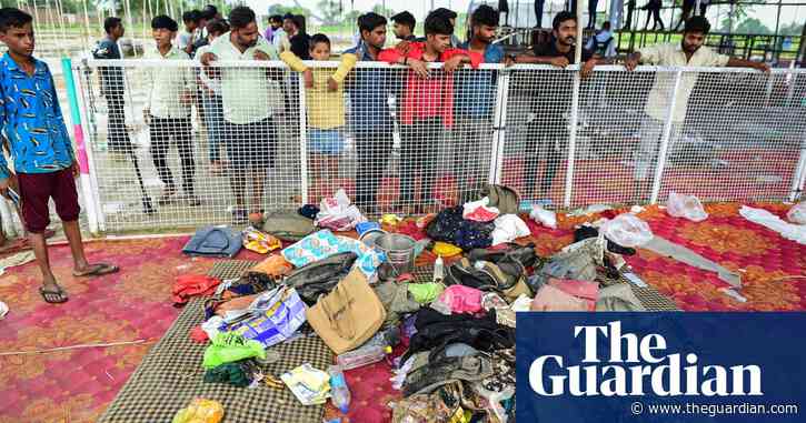 Relatives of India crush victims accuse authorities of leaving people to die