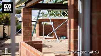 'Just not acceptable': Perth builder has 236 unfinished homes as dozens complain to building commissioner