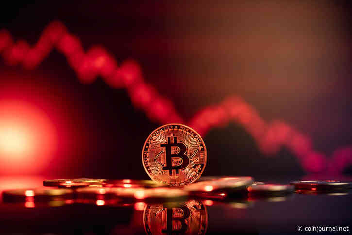 Bitcoin plummets 5% amid massive sell-off