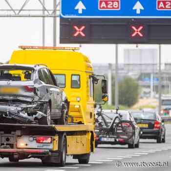 112 Nieuws: | Ongeval op A28 | Scooter botst met auto in Zwolle