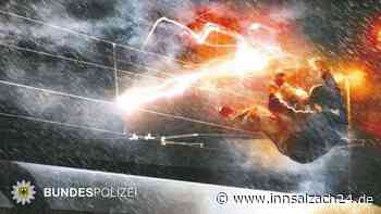 Teenager (14) kraxelt in Oberbayern auf Bahn-Waggon und fasst in Leitung – schwerste Verbrennungen