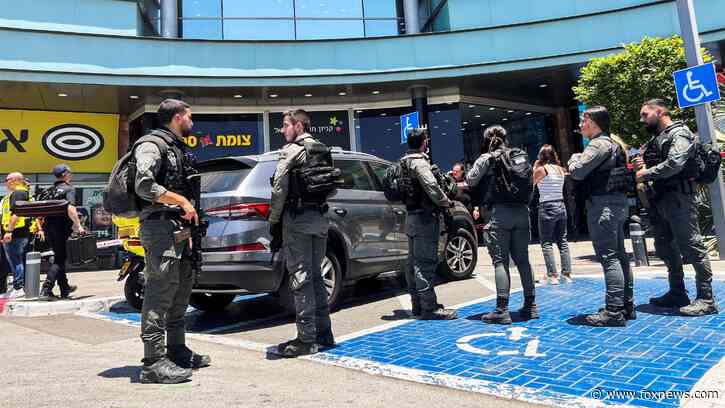 Stabbing attack at Israeli mall leaves 1 dead, authorities say
