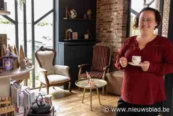 Carla opent Chateau Noël op het Tweetorentjesplein: “Een theehuis met een gouden randje”