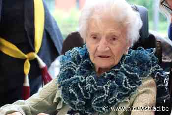 Anna blaast 101 kaarsjes uit