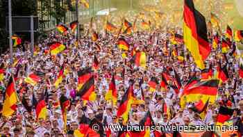 Deutschland gegen Spanien: Großer Fanmarsch in Stuttgart