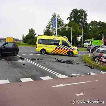 112 Nieuws: Forse schade bij ongeval in Zwolle | Nepagenten actief in Borne