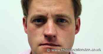 Woolwich barrister disbarred for trying to buy drugs