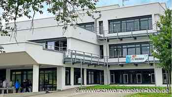 Nach Unfall im Chemieunterricht : Regierungspräsidium erteilt Jettinger Schule Sprechverbot