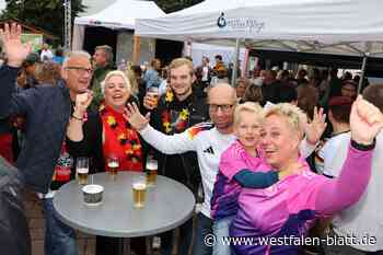 Abendmarkt in Schwarz-Rot-Gold