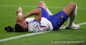 LIVE EK 2024 | Pijnlijk moment Mbappé: Franse sterspeler krijgt bal tegen gebroken neus gekopt