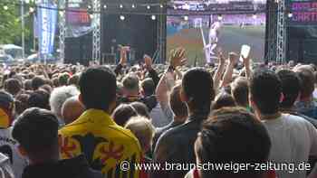 Public Viewing in Braunschweig – 20 emotionale Fotos aus dem Applaus-Garten