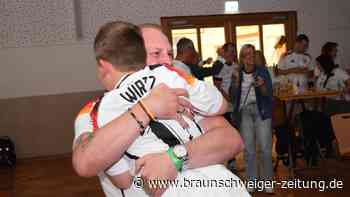 Emotionen in Velpke: 26 starke Fotos vom Public Viewing