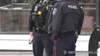 Arrest warrant issued for knife-wielding man in downtown Barrie