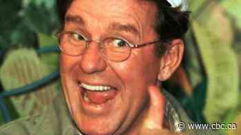 Brantford, Ont., to honour hometown comedy legend Phil Hartman with mural