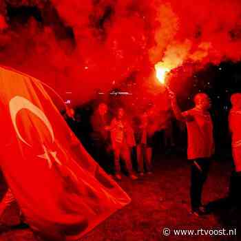 Naar Berlijn in de hoop op kaarten voor Nederland-Turkije: "Anders feesten met 100.000 Turken"