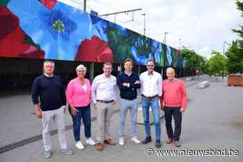 Station opgefleurd met muurschildering en groengevel: “Oase van kleur in plaats van een grijze plek”