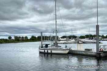 Twee drenkelingen gered nadat hun zeilboot kantelt op Maasplassen